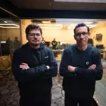 Exejecutivos de Walmart crean startup que desarrolla un sistema operativo para empresas autónomas ,Platanus Ventures