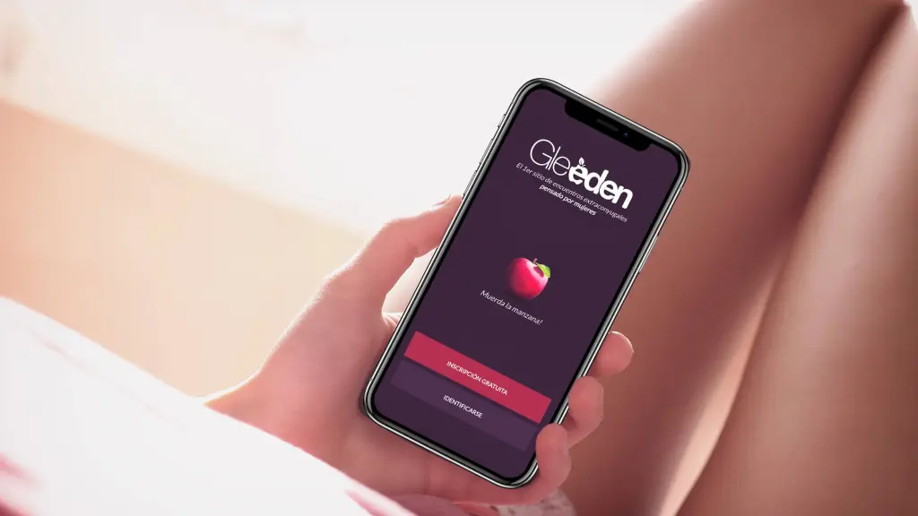 gleeden app hand 03 ,EntrepreNerd