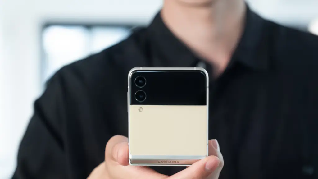 009 galaxyzflip3 5g hands on cream ,EntrepreNerd