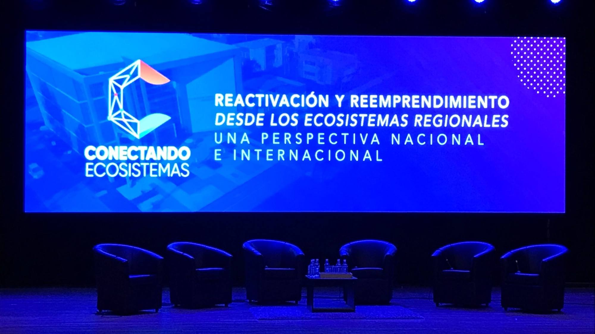 FGfLowMWYAIu2E0, EntrepreNerd