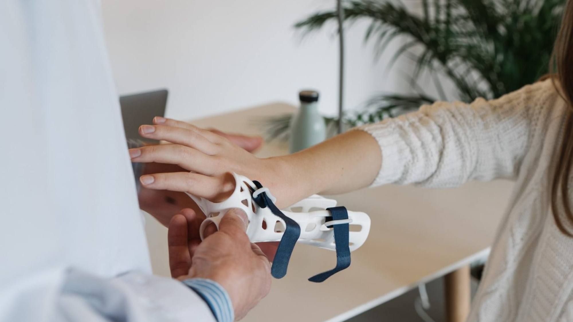 tom claes HIdUiamYIs0  e1644527759688, Unsplash