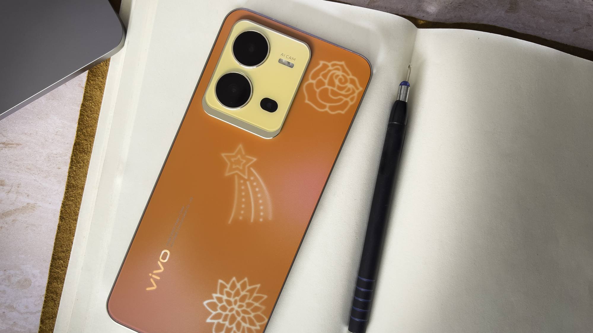 v25 camara, EntrepreNerd