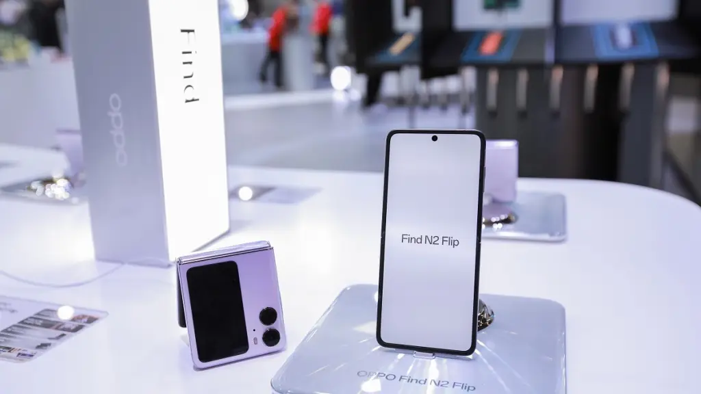 3 OPPO Find N2 Flip ,EntrepreNerd