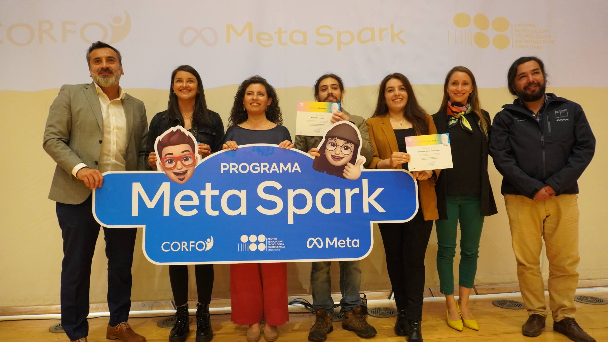 alumnos junto a las autoridades, EntrepreNerd