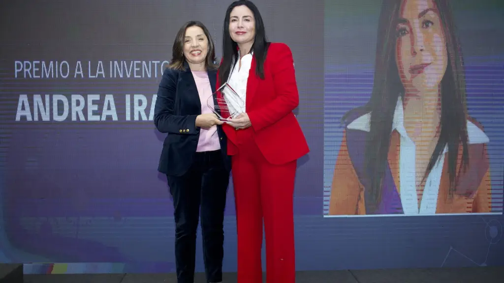 FOTO INVENTORA DEL ANO 2023 ,EntrepreNerd