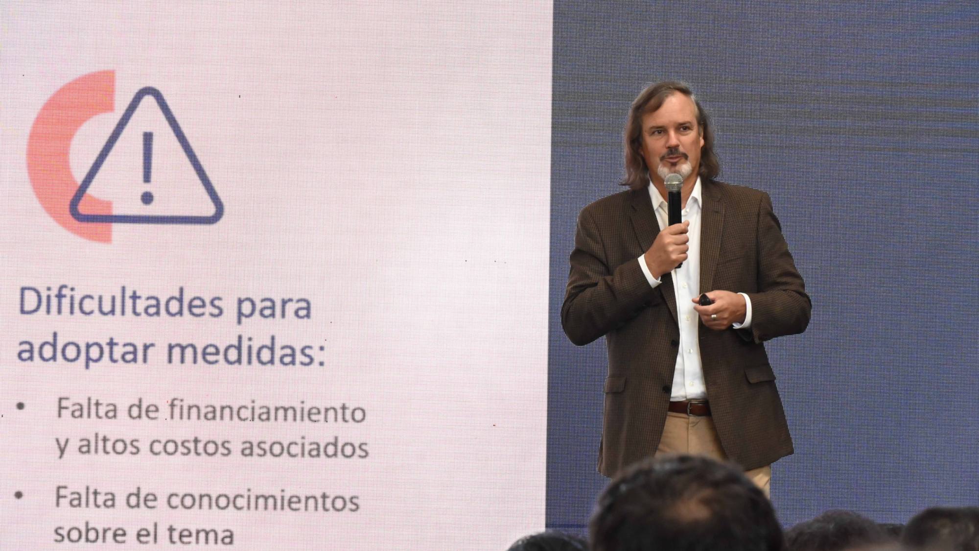 20231127 05 Presentacion Encuesta Empresas Chilenas y CC, EntrepreNerd
