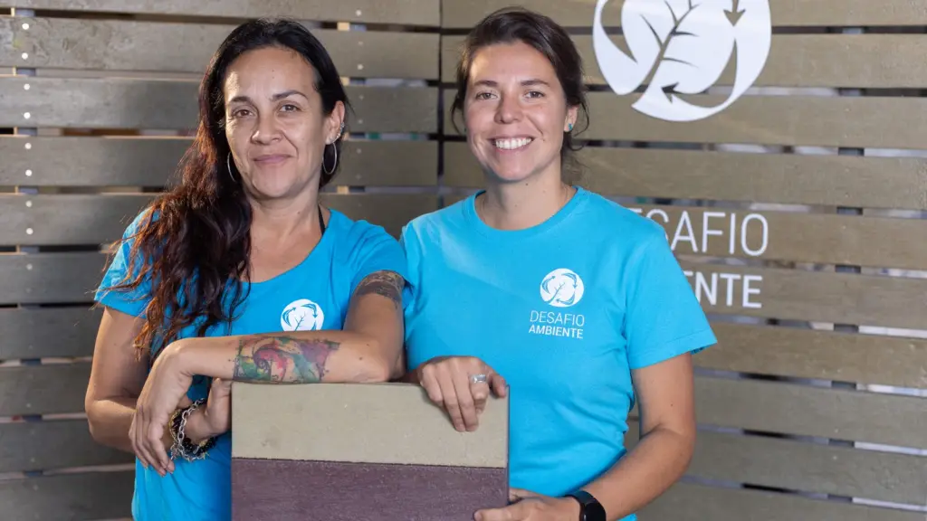 Maria Jose Vargas y Anita Farfan Desafio Ambiente ,EntrepreNerd