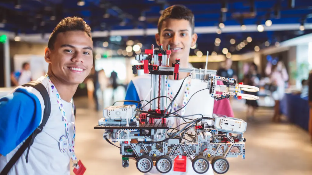 DIA04 095129 TAT 2411 ,EntrepreNerd