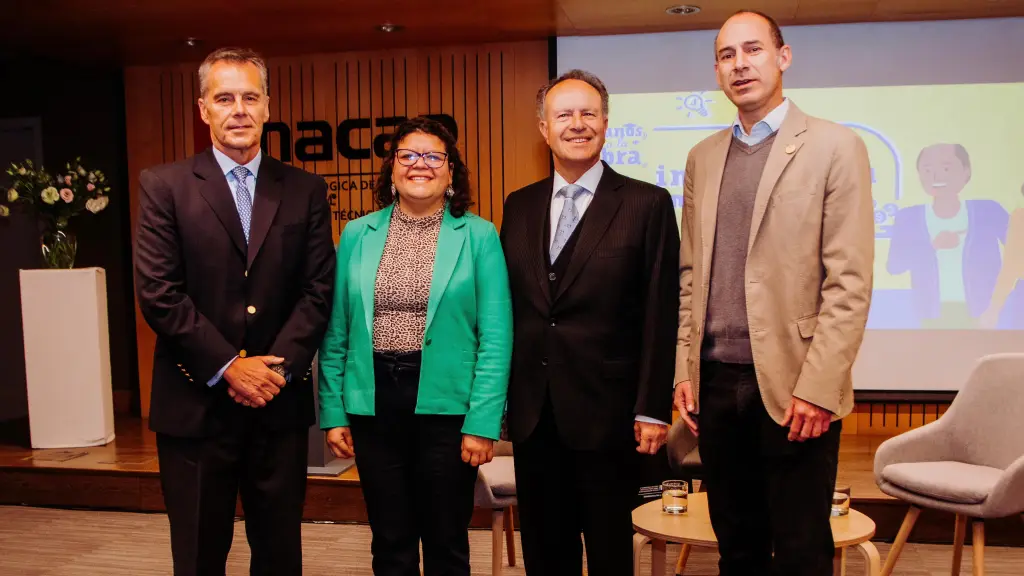 Manuel Olivares, presidente de INACAP; Gabriela Va