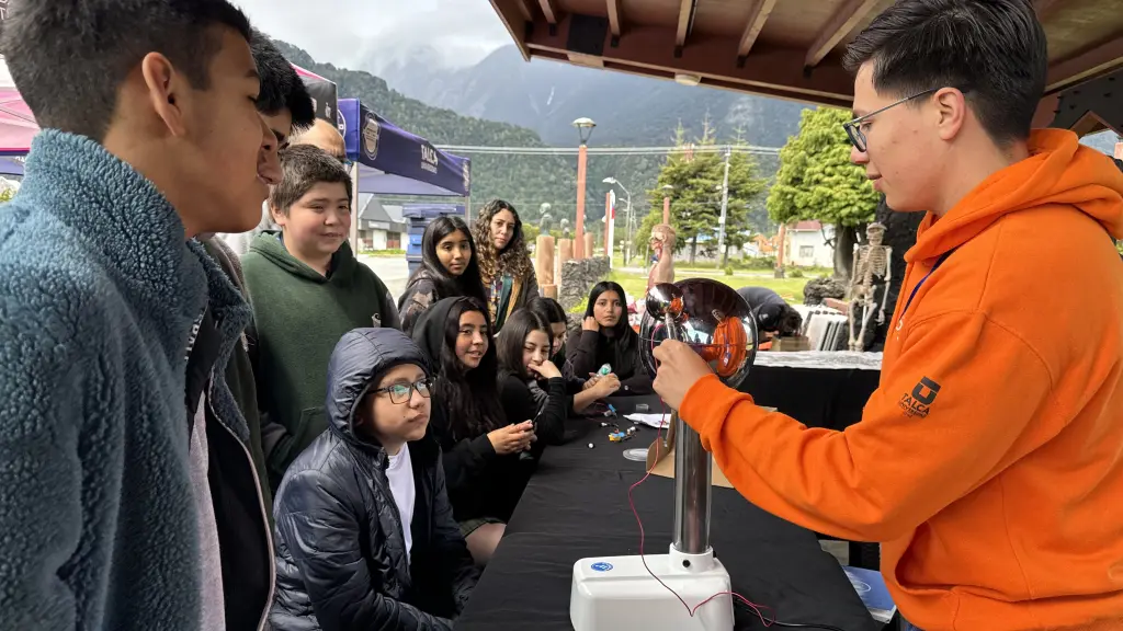 El TruckLab de la Universidad de Talca recorrió Chaitén, Palena y Futaleufú. ,U. de Talca