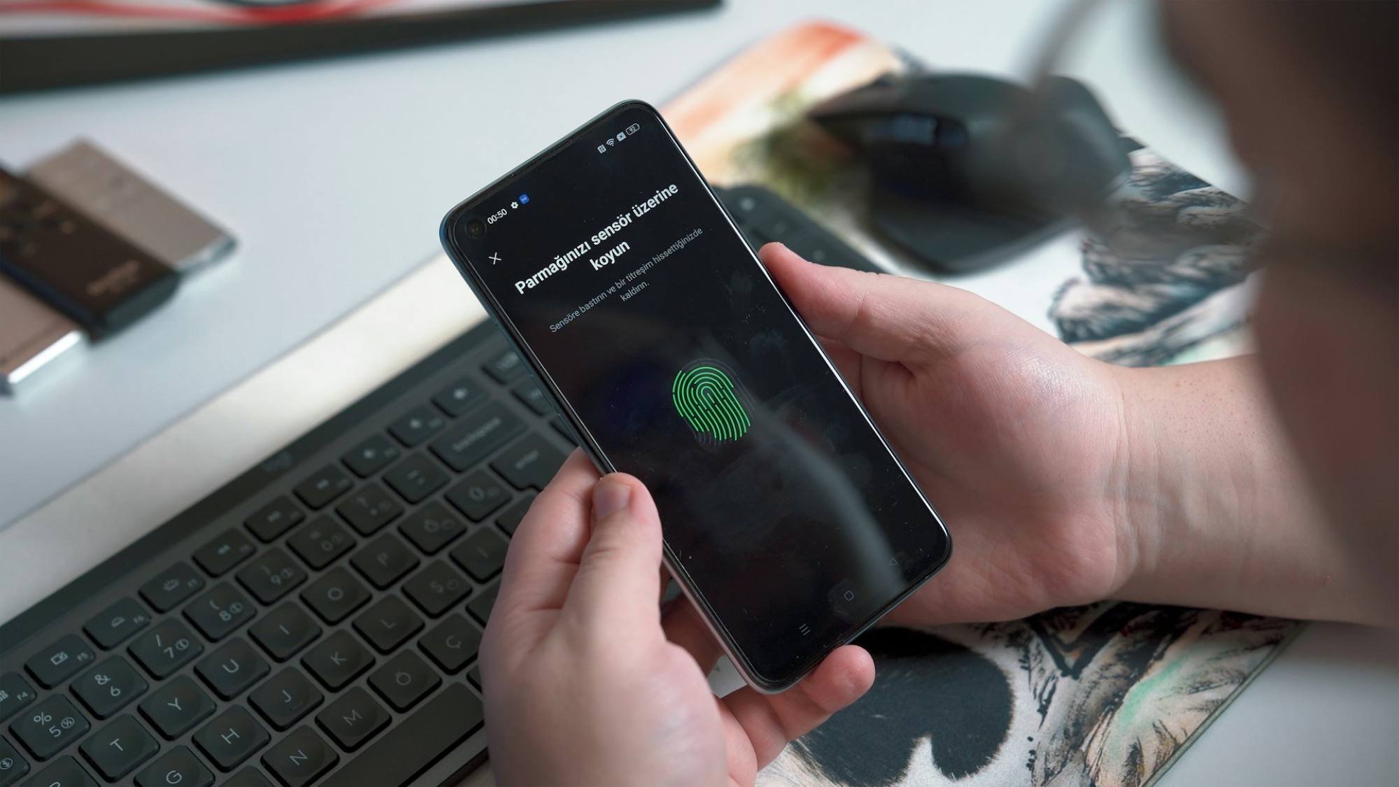 Movistar Chile implementa biometría contra los fraudes y suplantación de identidad, Unsplush