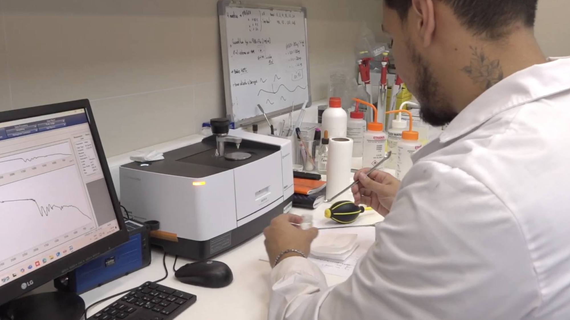 Desarrollan nanoantibióticos para tratar infecciones bacterianas, U. de Talca