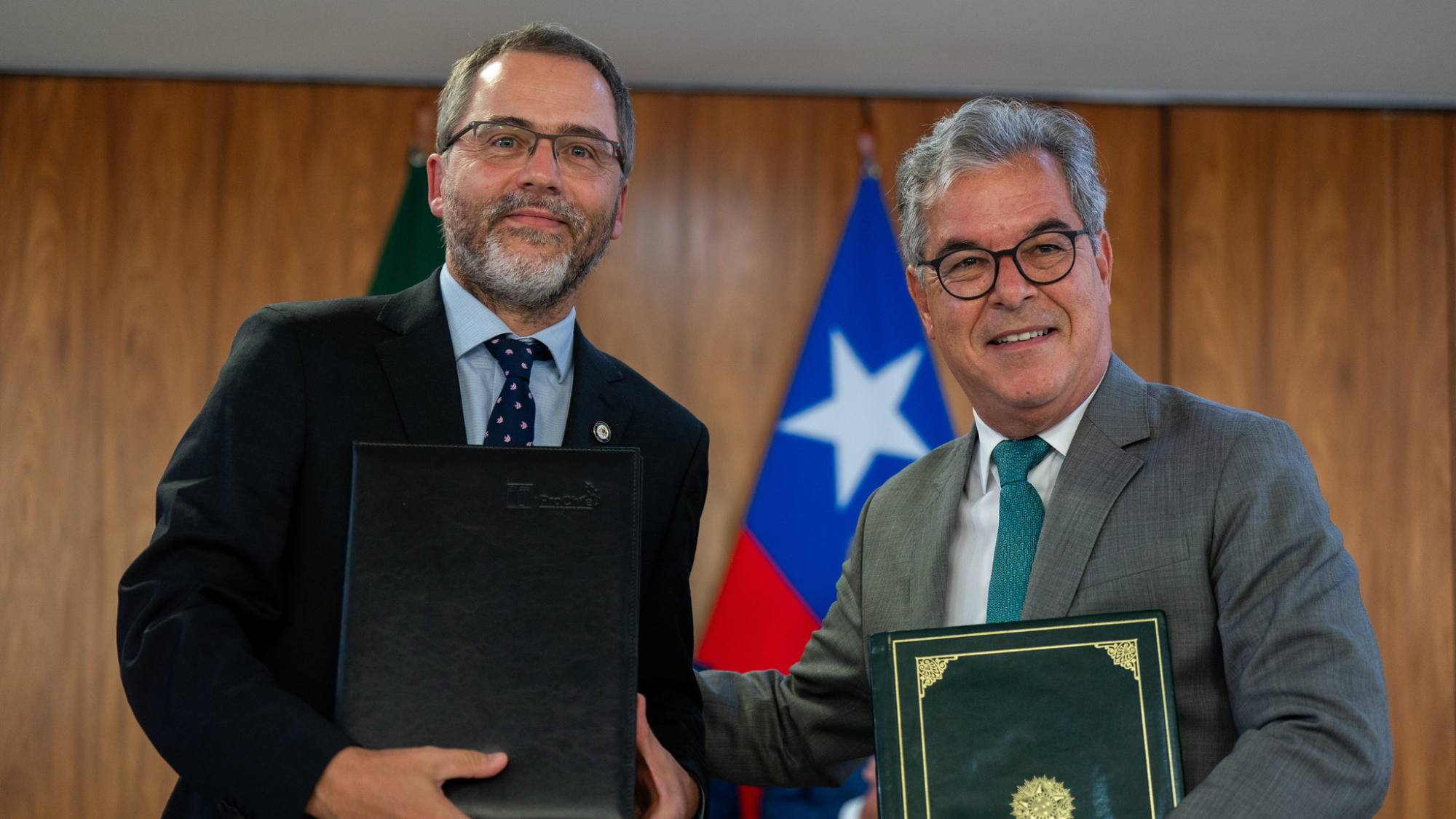 ProChile y Apex-Brasil firman acuerdo de cooperación , ProChile