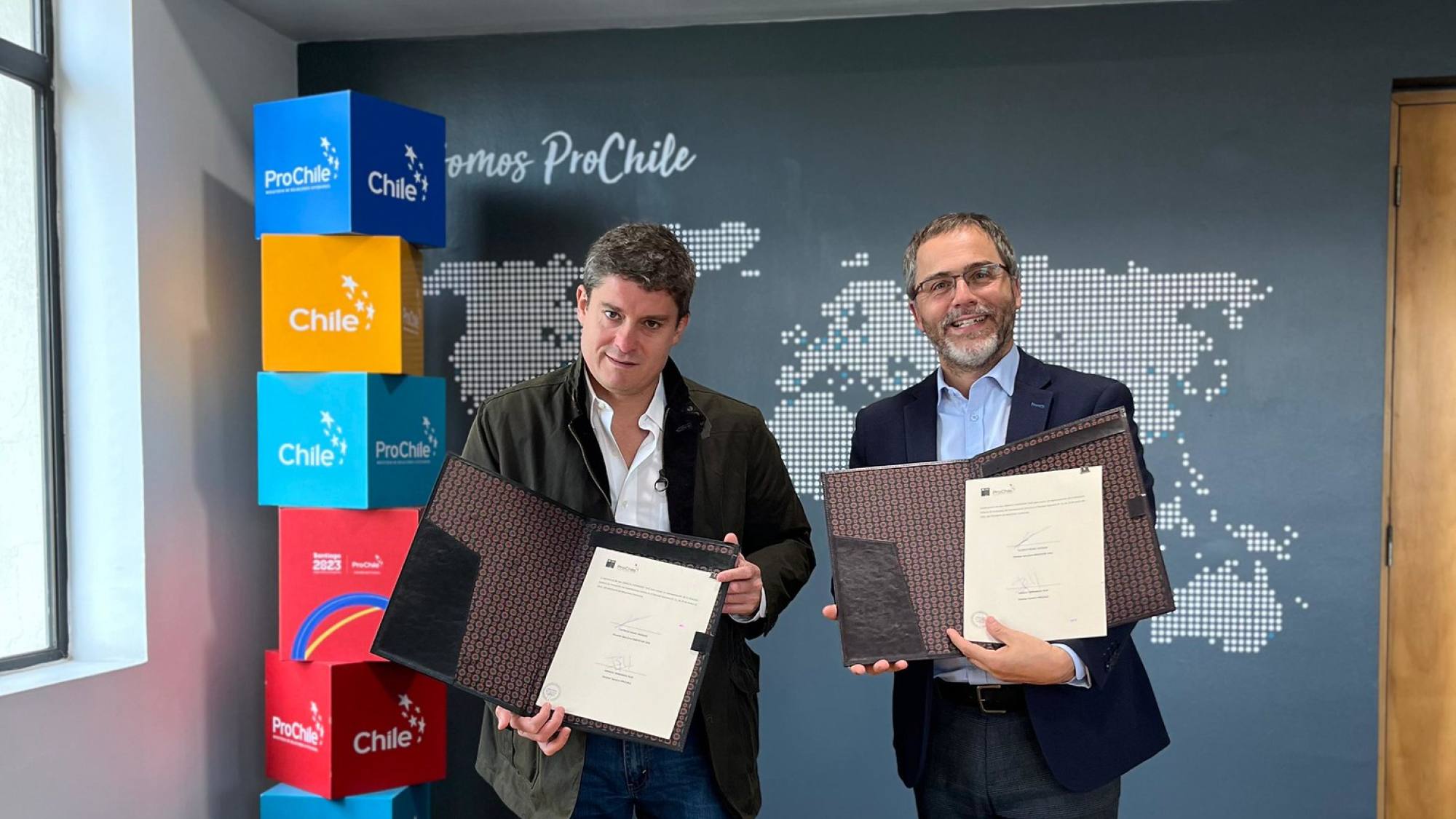 ProChile y Endeavor firman convenio para impulsar la internacionalización de emprendedores, ProChile
