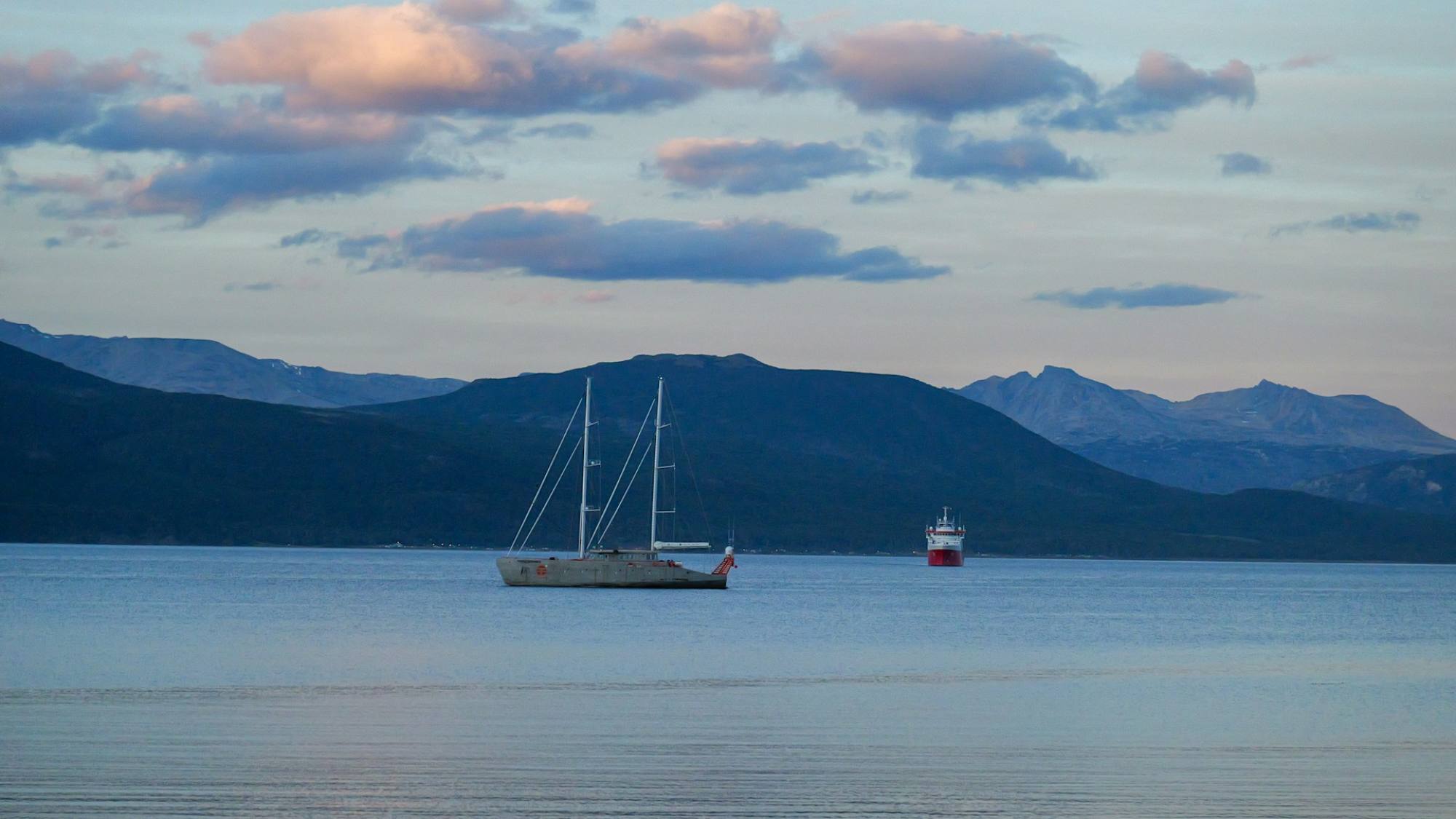 El cable submarino permitirá conectar digitalmente el continente blanco con Puerto Williams, Unsplash