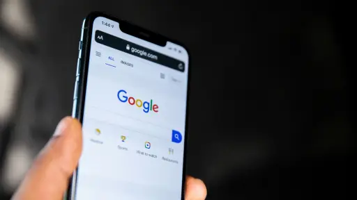 ¿Qué hace una agencia SEO cuando la IA no menciona tu marca? ,Unsplash