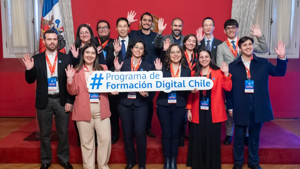 Beca Mineduc  Huawei: Diez estudiantes viajarán a China ,Huawei 