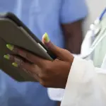 Impulsan concurso para que universitarios desarrollen soluciones que mejoren la atención y las listas de espera en el sistema de salud chileno, Unsplash