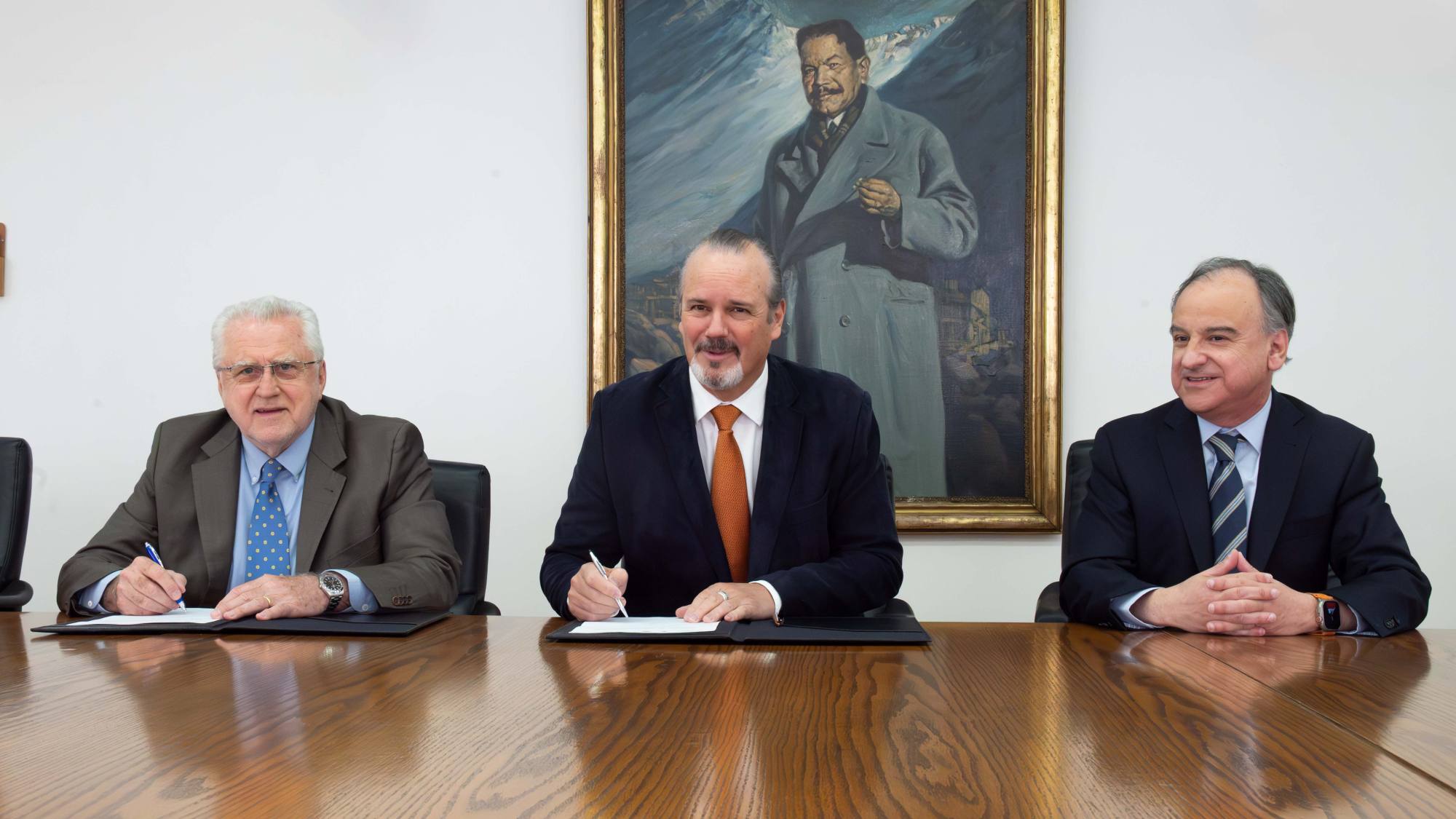 Corfo ingresa a Contraloría los contratos con SQM y Codelco, Corfo