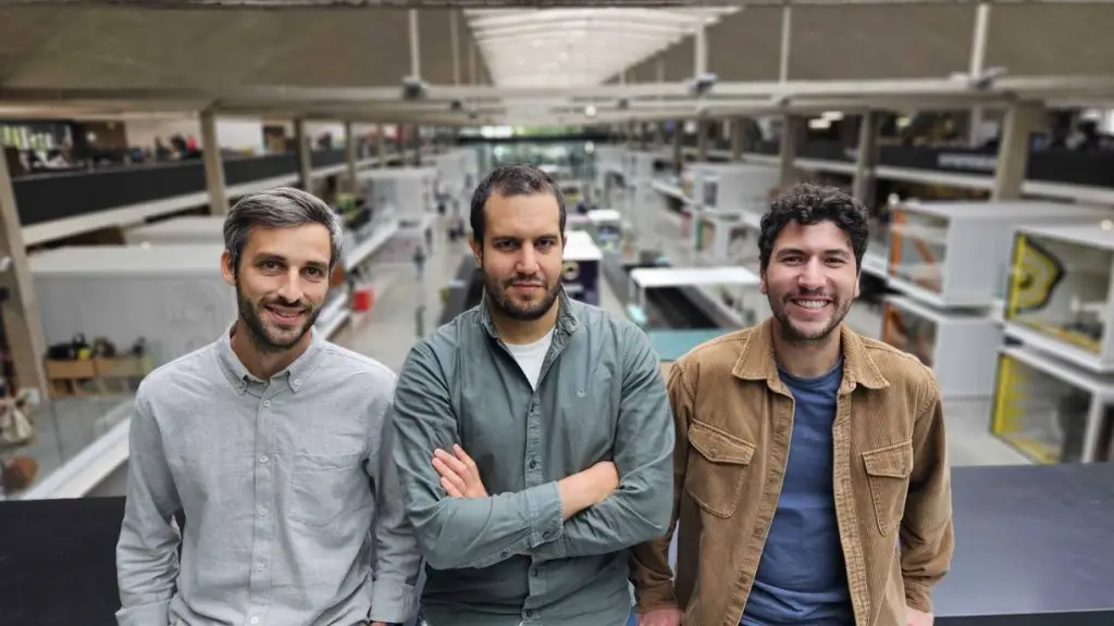 (Left to Right) Exwayz cofounders: Antoine Plat (COO), Hassan Bouchiba (CEO) and Mathias Corsia (CTO) ,Exwayz