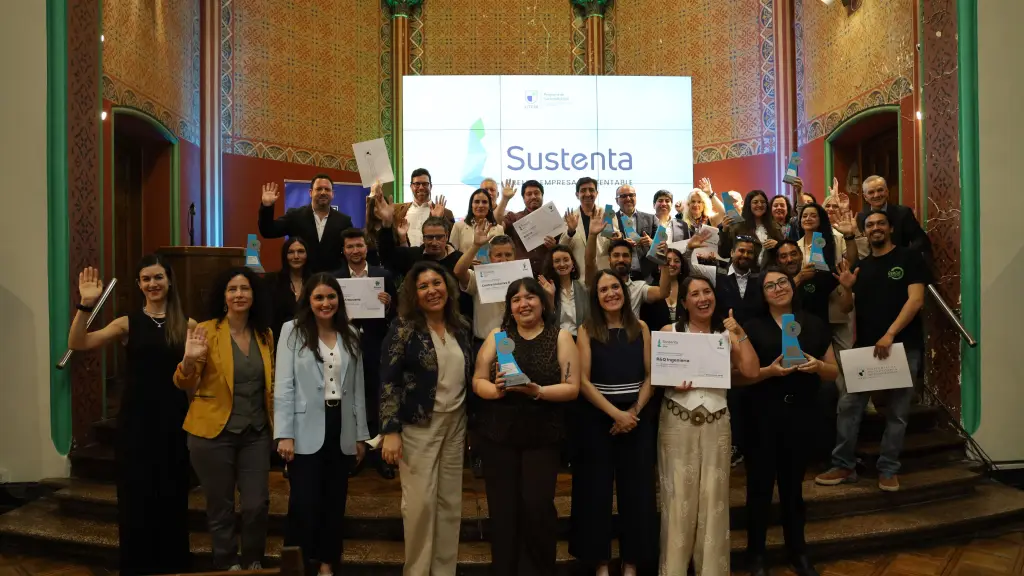 Caja La Araucana recibe Premio Sustenta 2025 por avances en su gestión sostenible ,Gentileza