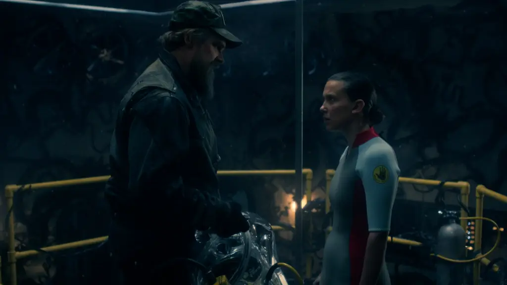 Hopper anima a Eleven en el tráiler final. ,Netflix