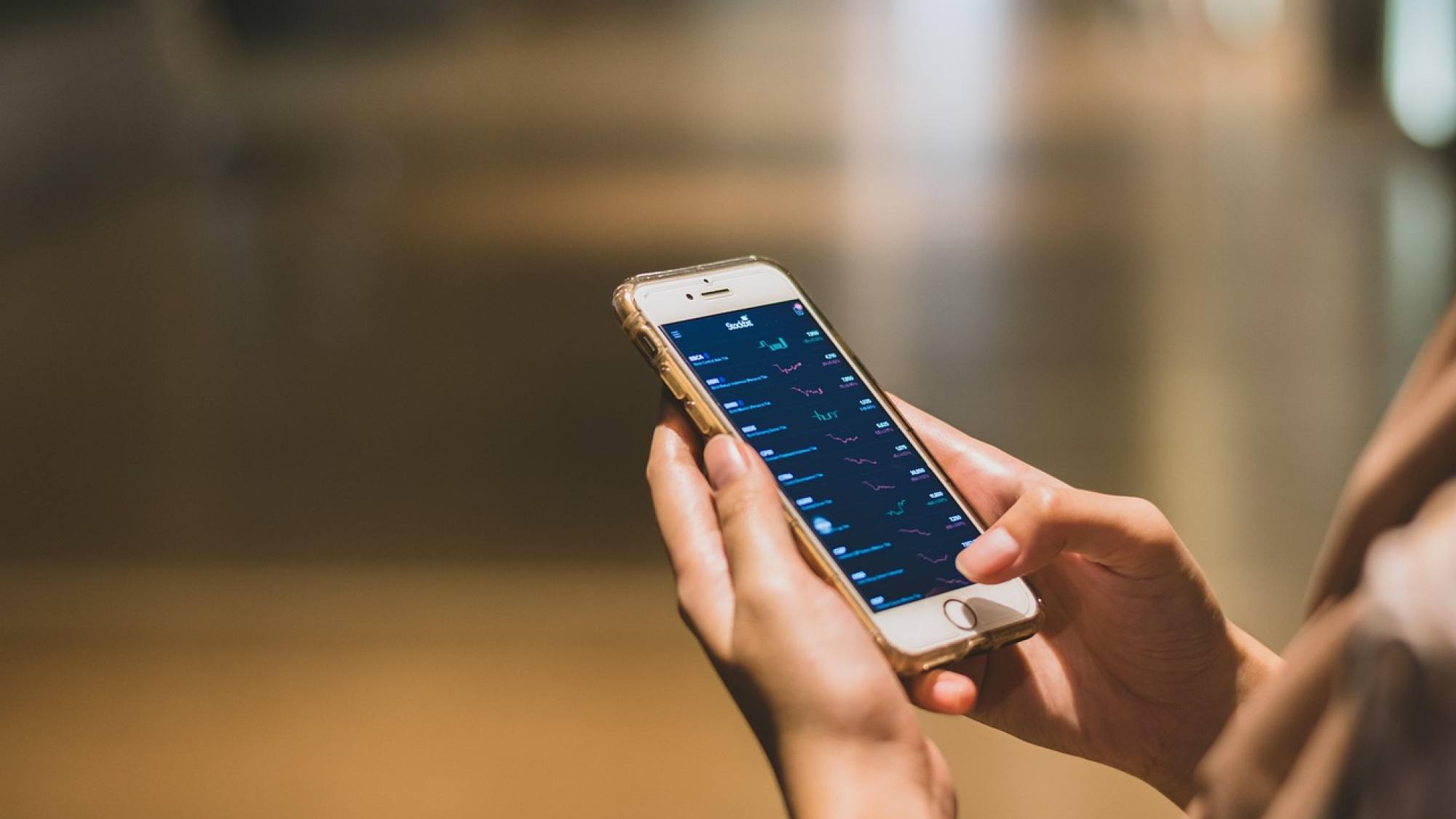 negocio, smartphone, las manos, tecnología, inversión, tenencia, asiático, mujer, hijab, internet, pago, comercio electronico, márketing, en línea, moderno, smartphone, smartphone, smartphone, smartphone, smartphone, inversión, inversión, internet, intern, Pixabay