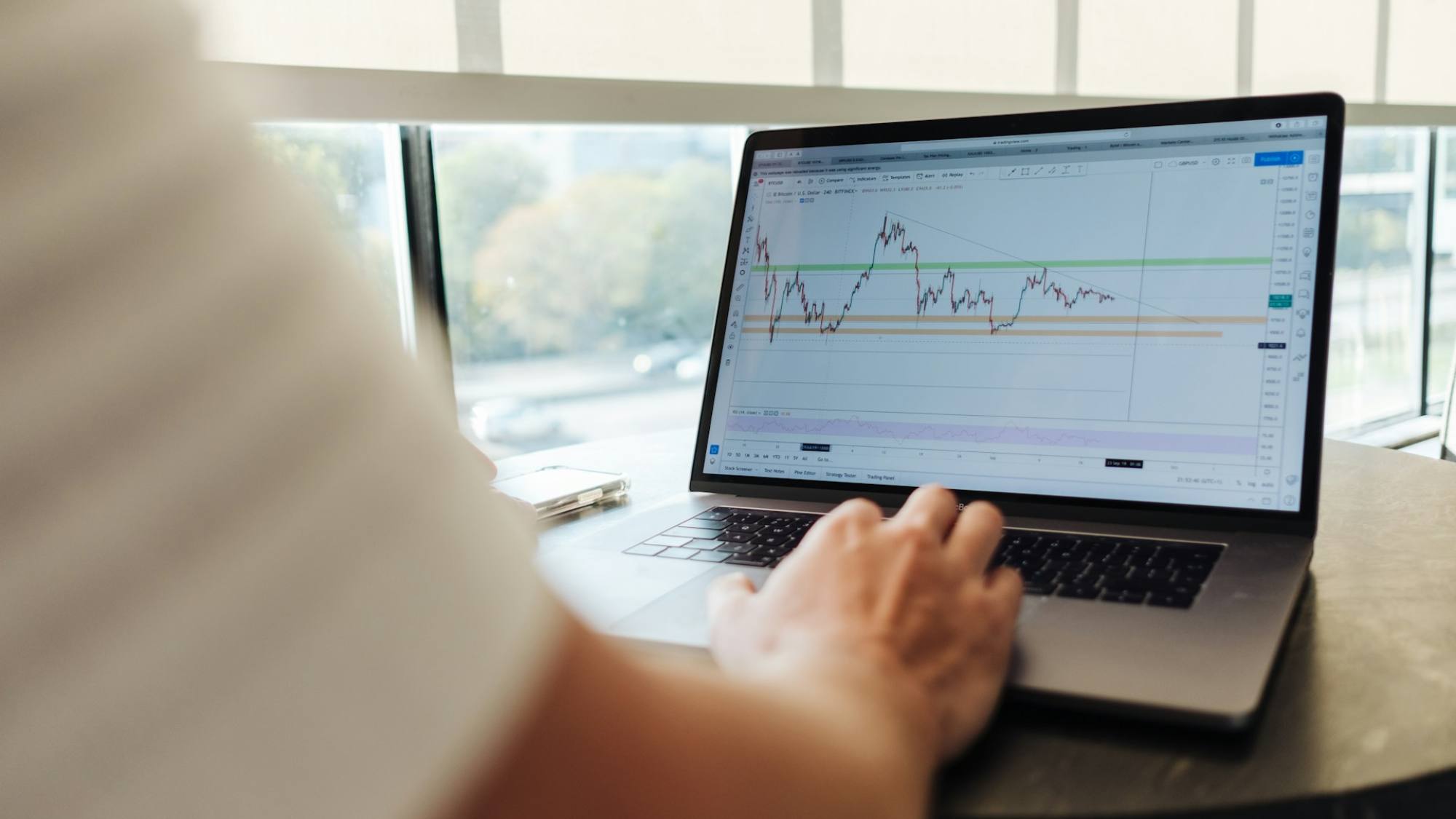 La diferencia entre operar y operar bien, Unsplash