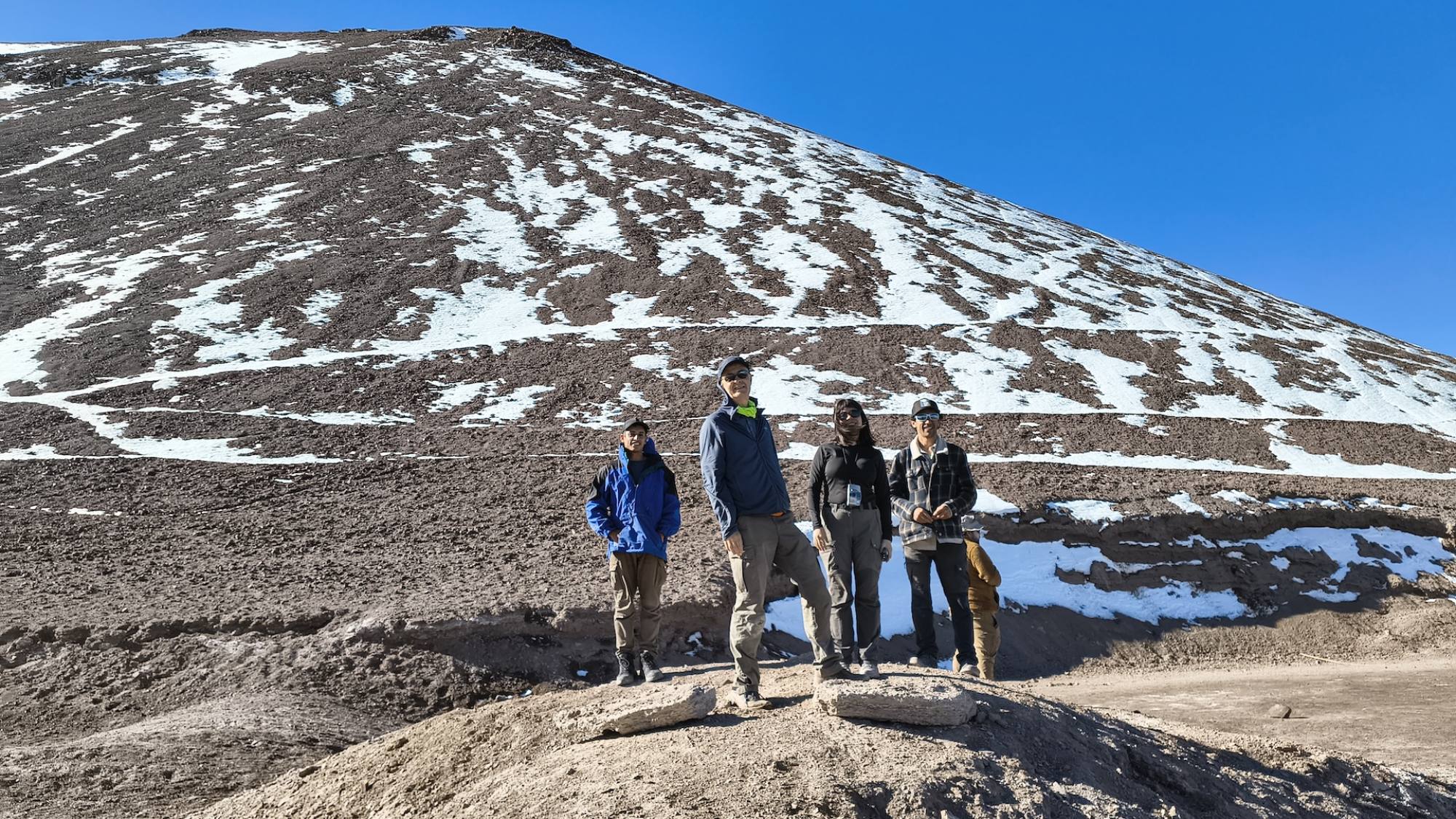 Investigador UDA crea colecciones de microorganismos propios de Atacama, UDA