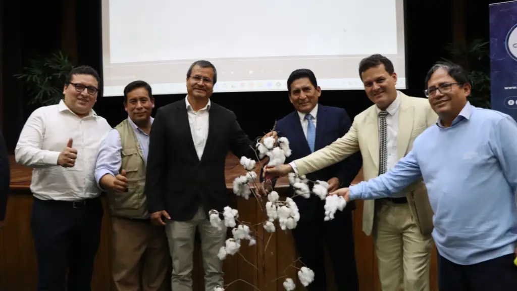 El rector de la Unalm, el ministro y el docente que lideró el equipo  investigador, Dr Raúl Blas. ,Foto: UNALM