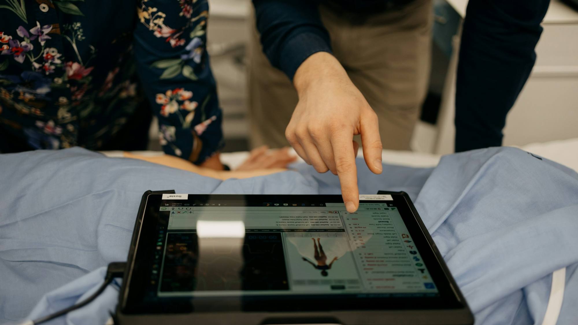 Matronas chilenas desarrollan simuladores inteligentes para la formación clínica, Unsplash