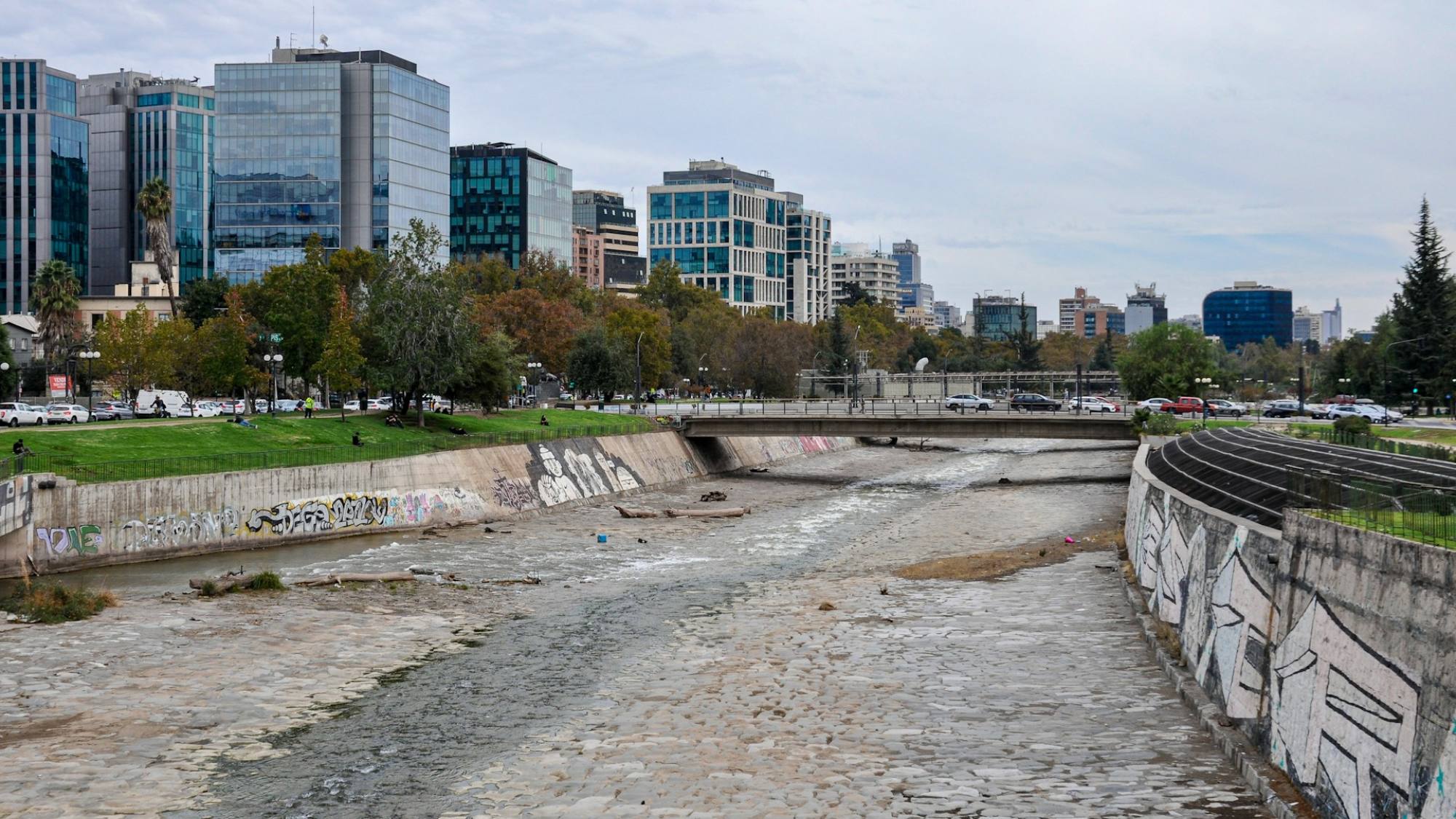 Expertos explican qué daños pueden cubrir los seguros en edificios y condominios, Unsplash