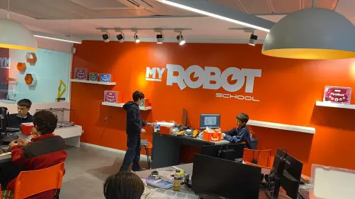 Día del Niño: el mejor regalo es prepararlos para un futuro marcado por la inteligencia artificial ,Gentileza