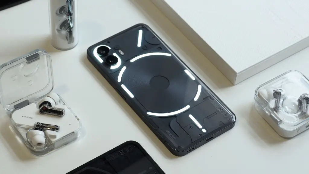 Nothing apuesta por celulares con diseño transparente y minimalista ,Nothing