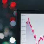 La digitalización está transformando la manera en que los chilenos acceden a información financiera. ,Unsplash
